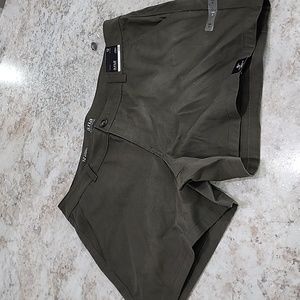 NWT a.n.a twill shorts size 12 color green‎